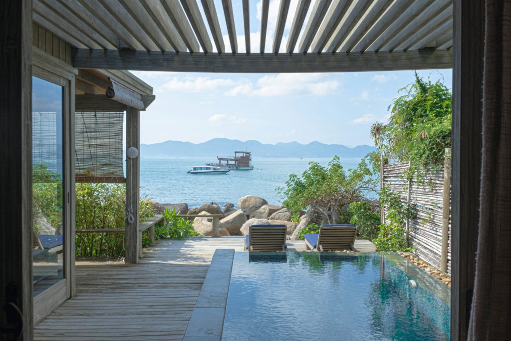 hotel-pool-destinations